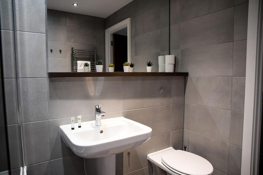 Modern 2 Bedroom Apartment - City Centre - Parking Manchester Exterior photo