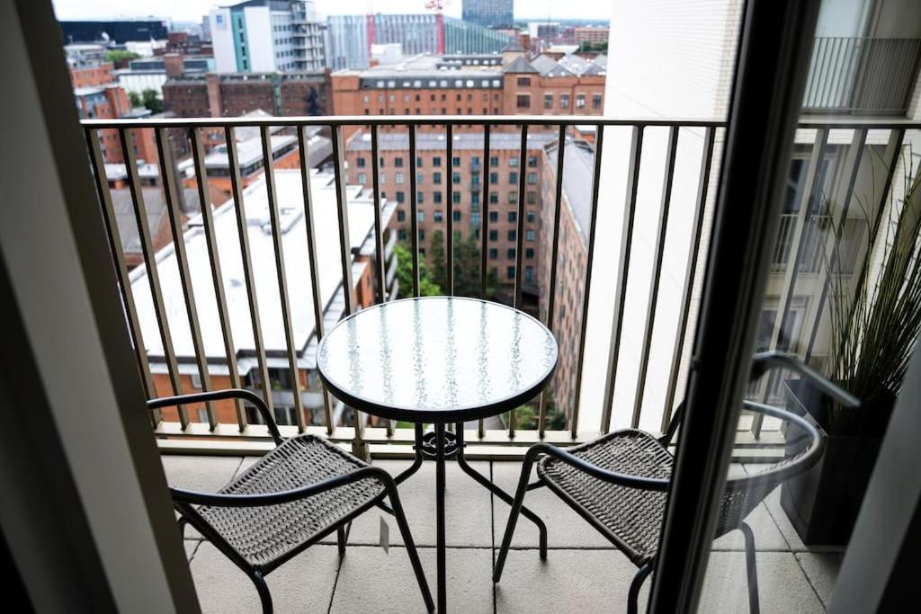 Modern 2 Bedroom Apartment - City Centre - Parking Manchester Exterior photo